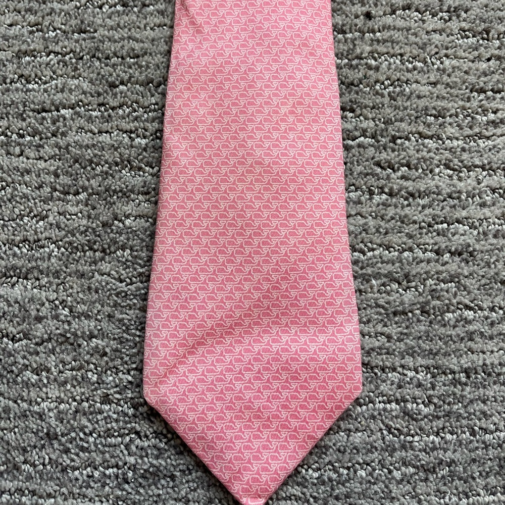 Vineyard vines tie! Pink and super cute. One size fits all
